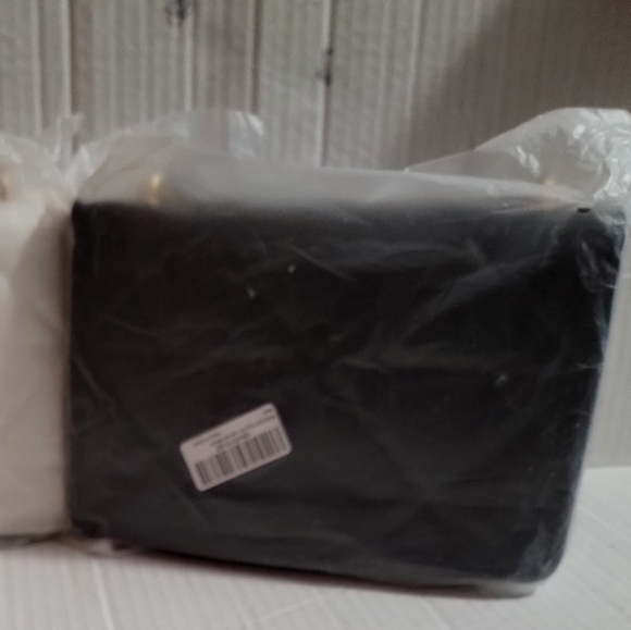 Black Quilted Black Chain Strap Purse NWT - Picture 6 of 9